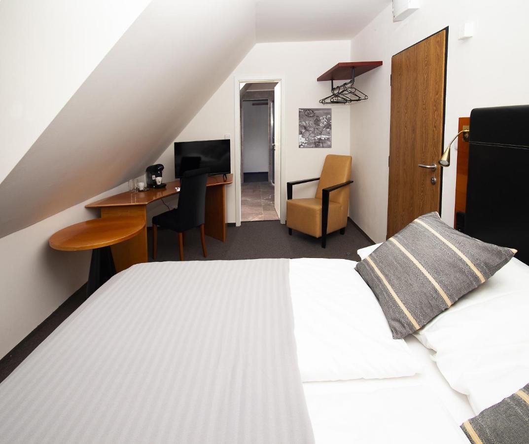 Hotel Petrovy Kameny Karlova Studánka エクステリア 写真