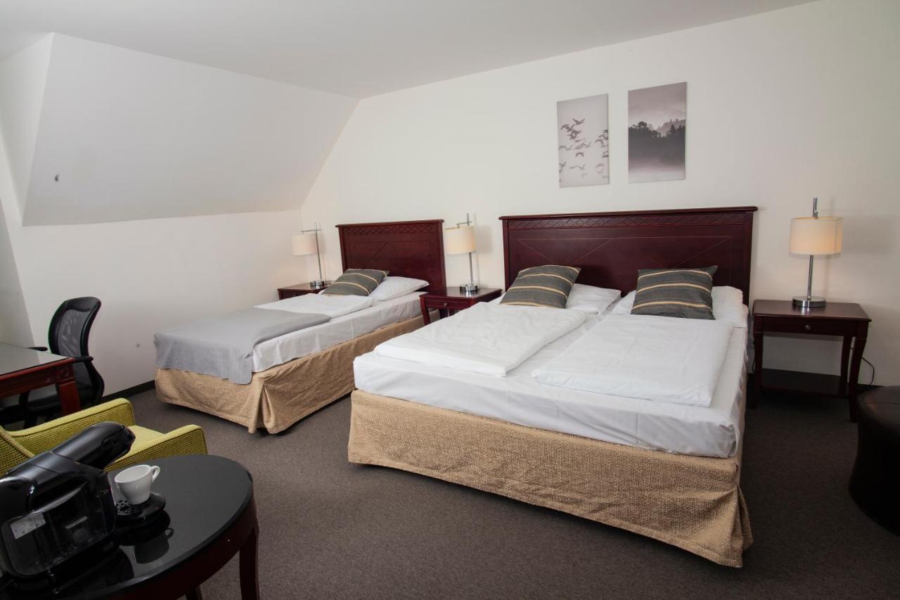 Hotel Petrovy Kameny Karlova Studánka エクステリア 写真