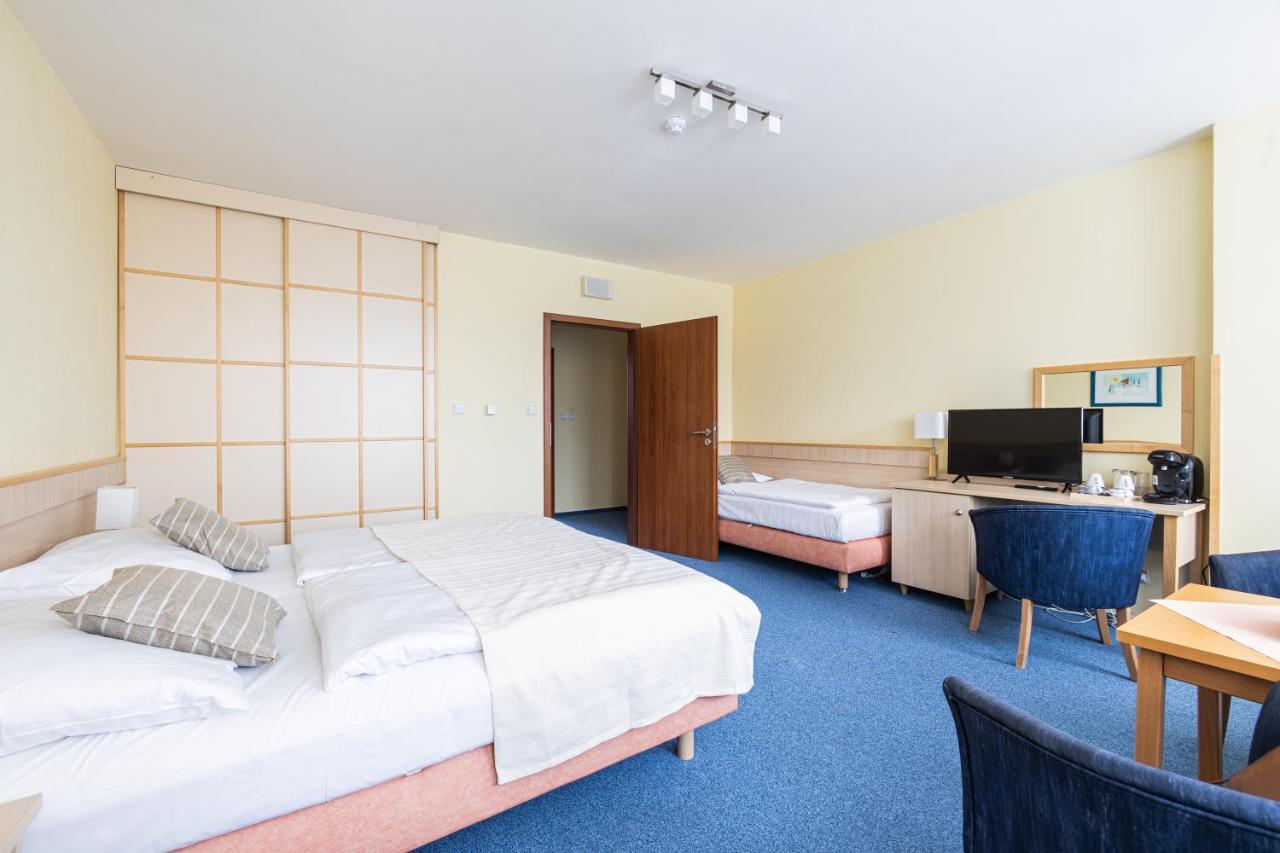 Hotel Petrovy Kameny Karlova Studánka エクステリア 写真